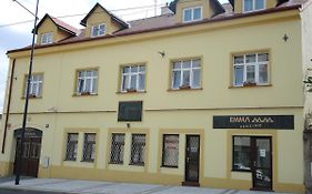 Emma Penzion